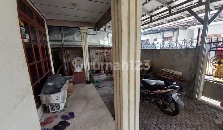 Dijual rumah tua dekat masjid di Puloasem Jakarta Timur  2