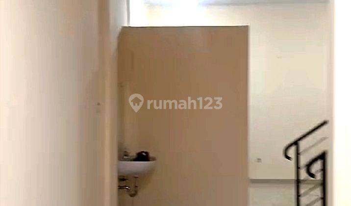 Rumah 3 Lantai Dekat Rs Tarakan Cideng Jakarta Pusat  2