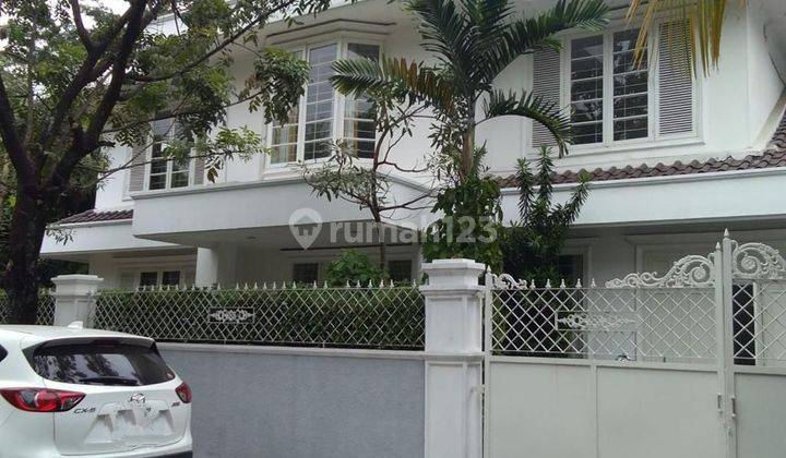 Rumah 4 Kamar Dekat Senayan City Jakarta Selatan  2