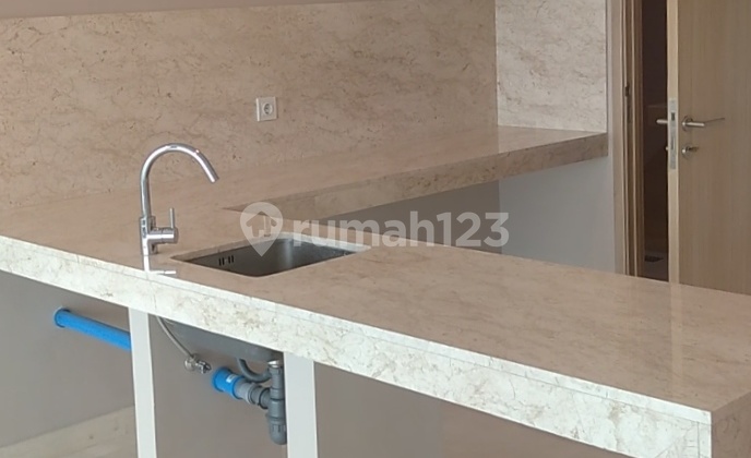Turun Harga! Unit 3 Bedroom Unfurnished Apartemen Holland Village