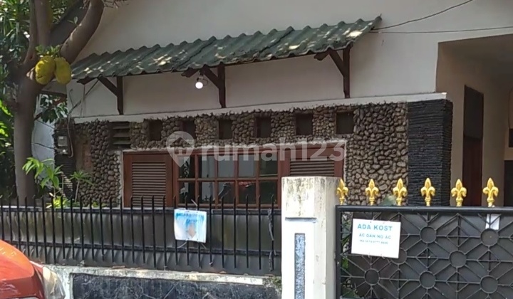 Murah ! Rumah Tua Dengan 8 Kamar Kost Di Rawamangun 1