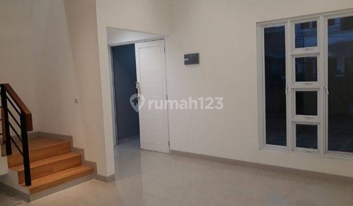 Rumah Minimalist 3 Lantai Siap Huni Di Kelapa Gading  2