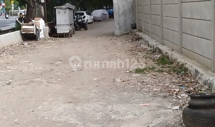 Lot in Strategic Location Klender East Jakarta