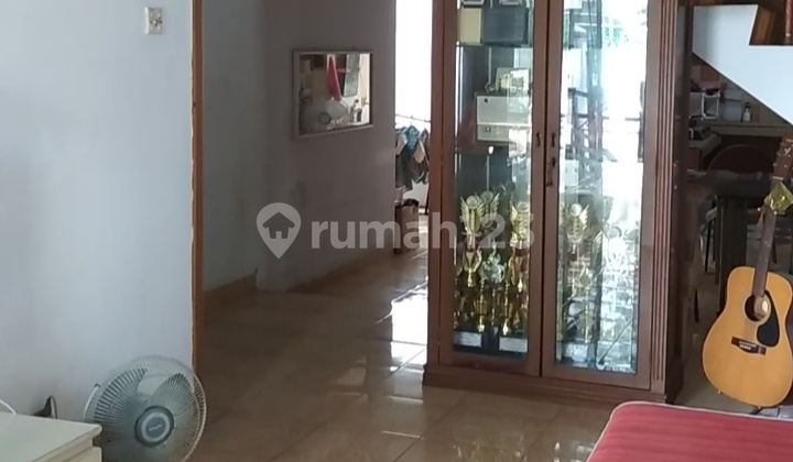 Standard House in Front of Park Near JIS Sunter