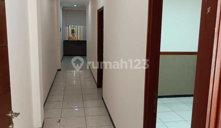 Ruko 4 Lantai Dekat Tol di Dukuh Pakis Surabaya