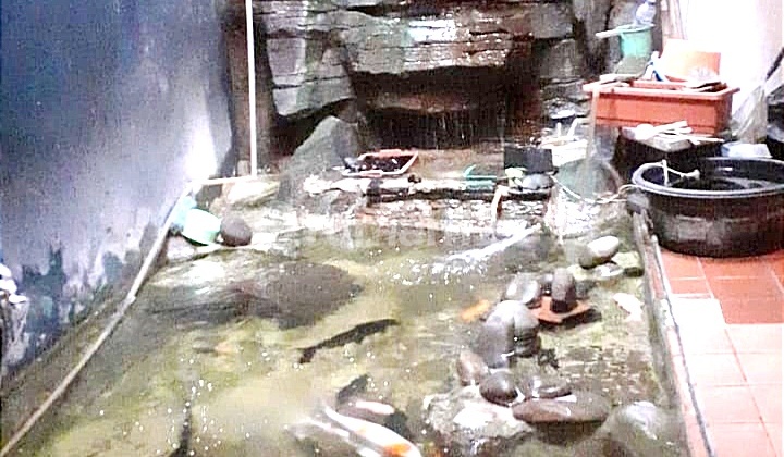 Rumah Tua Dengan 7 Kamar Di Utan Kayu Jakarta Selatan 2