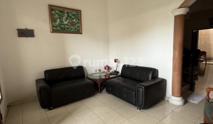 For Sale 2 1/4 Story House Ready to Occupy