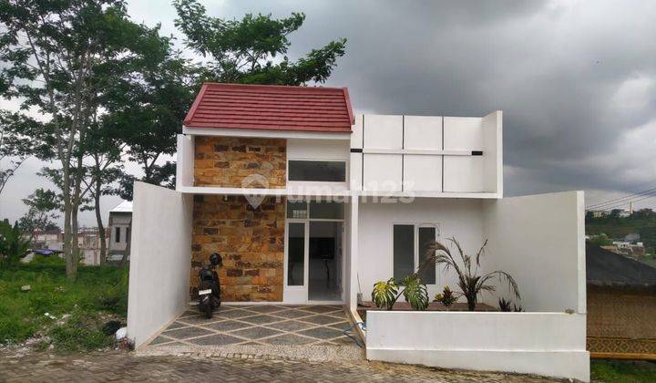 Rumah modern bagus di perumahan permata lestari Malang 2