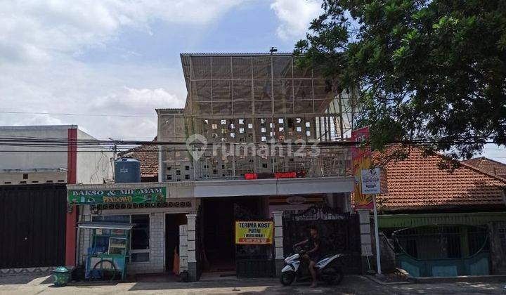 Rumah 3 lantai bagus murah di karangploso malang  2