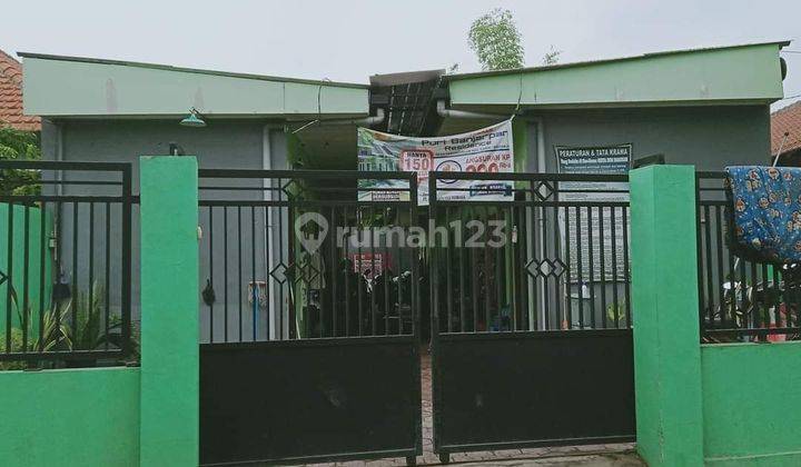 Rumah kost aktif siap huni strategis dekat jalan raya di Sidoarjo  1