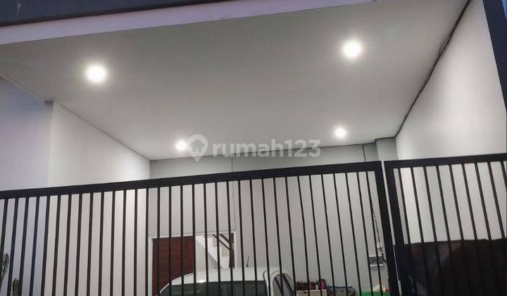 Rumah bagus besar 2 lantai modern daerah wisata pantai di denpasar 2