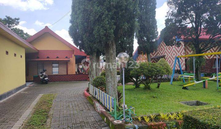 Rumah Villa Luas Ada Playground Lokasi di Kota Batu 1