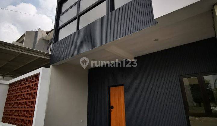 Rumah Bangunan Baru Desain Masa Kini Siap Hunu di Kota Malang 1