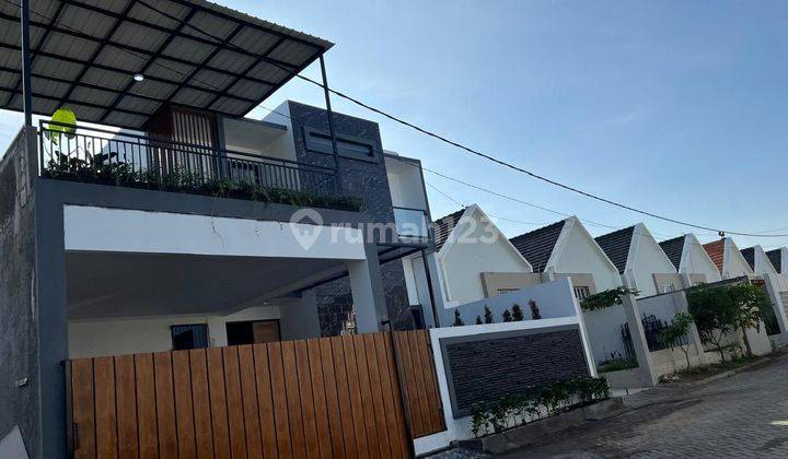 Rumah Semi Villa Di Kencana Residence Karangploso Malang. 2