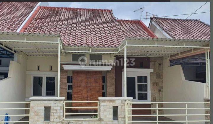 Rumah minimalis modern siap huni di Pandanwangi Malang  1