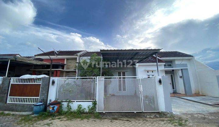 Rumah Minimalis modern dan strategis di Tasikmadu Malang 1