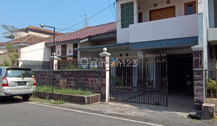 Dijual Rumah Klasik 2 Lantai di Daerah Pulau Pulau, Klojen Malang  2