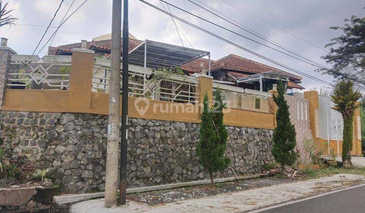 Disewakan Rumah Strategis Full Furnished Hook di Cemorokandang Malang  2