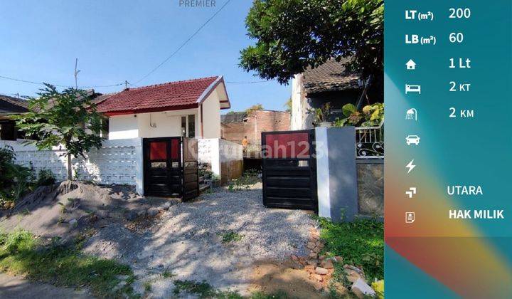 Rumah Villa Cantik Nyaman Dan Luas, Ada Kolam Dan Space Tanah Luas Untuk Dibuat Taman Di Cemorokandang Malang 1