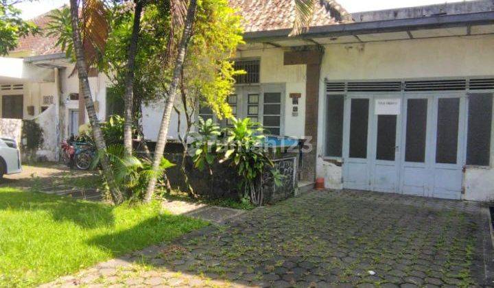 Disewakan Rumah Dengan Bangunan Vintage Lokasi Strategis di Jalan Nusakambangan Malang 2