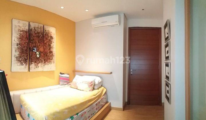 Disewakan apartemen D residence private lift Pakuwon indah 2