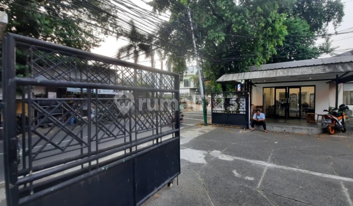 Tempat Usaha + Gudang + Parkiran Luas Di Pinggir Jalan Kemang, Jaksel Ruang-Usaha di Kemang 850.0 m² Semi Furnished Tempat Usaha + Gudang + Parkiran Luas Di Pinggir Jalan Kemang, Jaksel Ruang-Usaha di Kemang 850.0 m² Semi Furnished