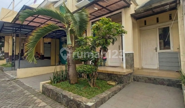 House in a Cluster in Krukut, 2 Minutes from Cijago Toll and Antasari Toll, Needs Minimal Renovation, SHM. 2