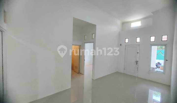 Ready-to-Occupy House in a Cluster in Sawangan Depok Nice House with SHM in Sawangan Ready-to-Occupy House in a Cluster in Sawangan Depok Nice House with SHM in Sawangan