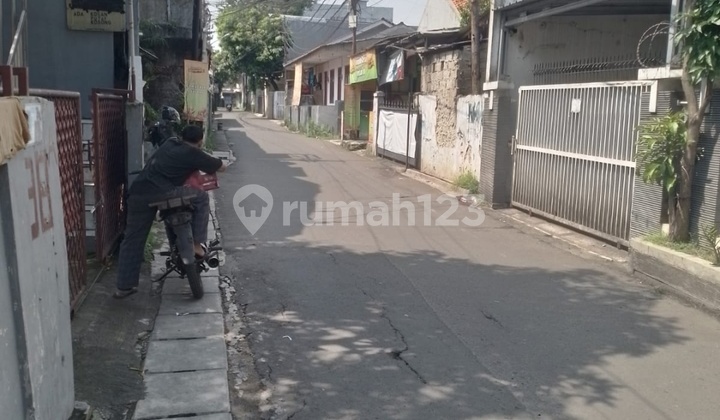 Boarding House 24 Doors Fully Occupied Continuously Near Pondok Labu Campus South Jakarta