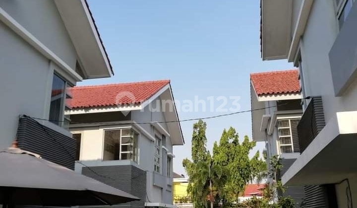 Rumah 4 Unit Dalam Satu Compone Di Menteng, Jakarta Pusat Rumah Bagus SHM di Jl. Lombok, Gondangdia, Kec. Menteng, Kota Jakarta Pusat, Daerah Khusus Ibukota Jakarta, Menteng 2