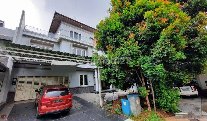 Rumah Alam Sutera Palmyra, 3 Lantai, Tanah Luas Posisi Siku, Banyak Kamar Tidur, Semi Furnished, Mewah 2