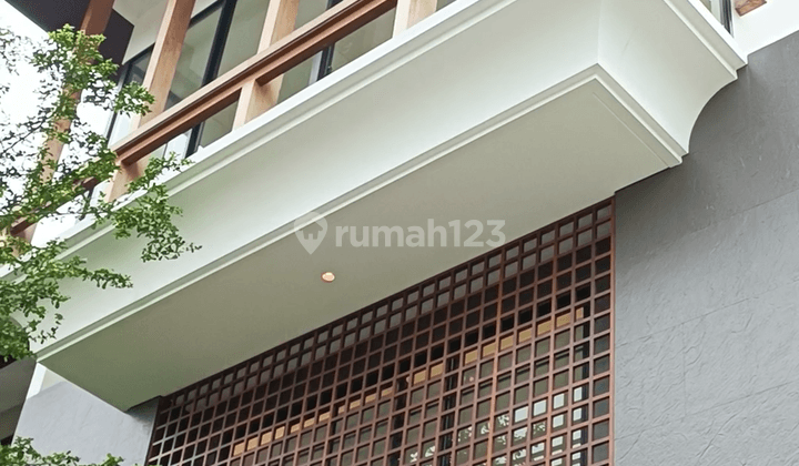 Rumah Pondok Indah, Jakarta Selatan, Mewah, Sultan, 3.5 Lantai, Carport 7 Mobil, Kolam Renang, Private Lift, Unfurnished 1