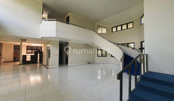 ruang keluarga rumah murah strategis villa duta
