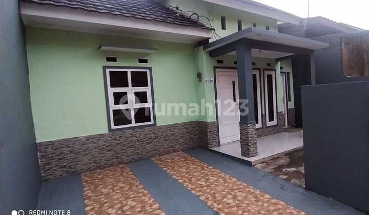 tampak depan rumah murah siap huni ciomas