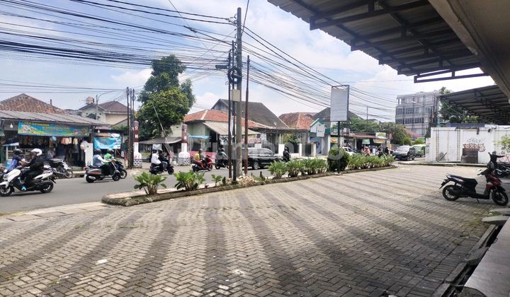 Cheap Attached Shophouses in Downtown Merdeka with Access to KRL Jagorawi Borr 2