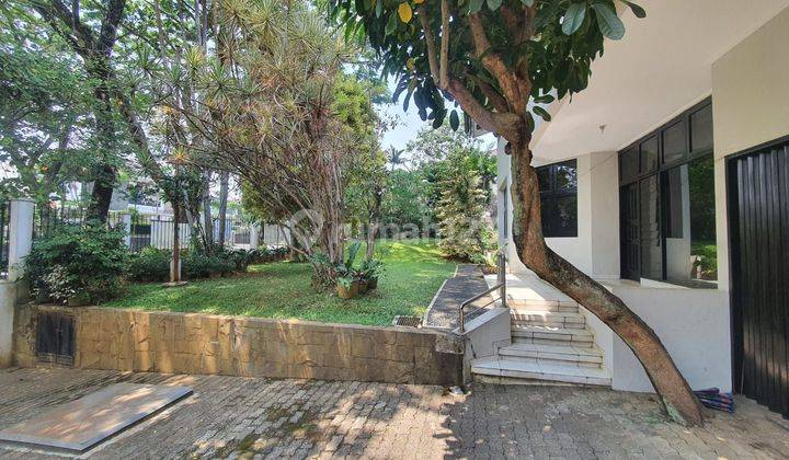 tampak depan rumah murah strategis villa duta