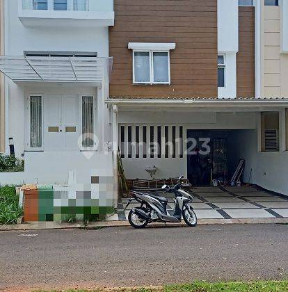 Rumah Cantik Siap Huni Full Furnish Split Level di Cluster Lotus Summarecon Bekasi 1