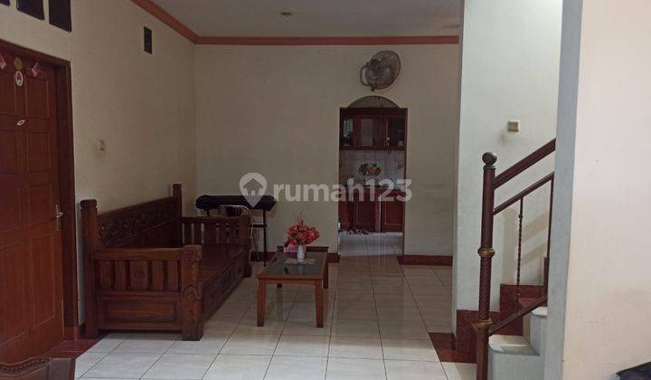 Rumah Cantik Siap Huni Posisi Hook di Kemang Pratama 3 Kota Bekasi 2