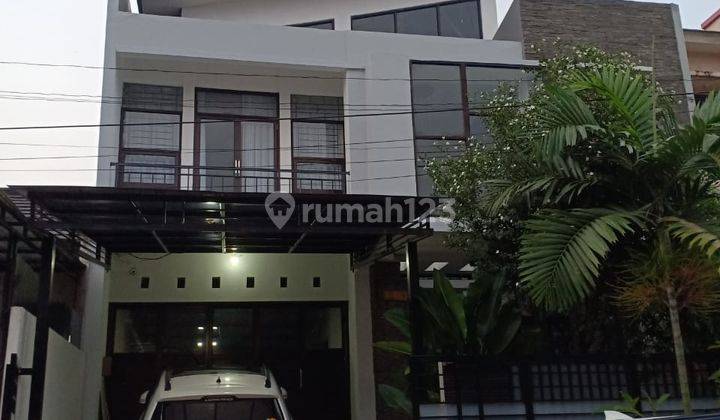 Rumah Cantik Kondisi Rapi Siap Huni di Kemang Pratama, Kemang Golf, Bekasi 1