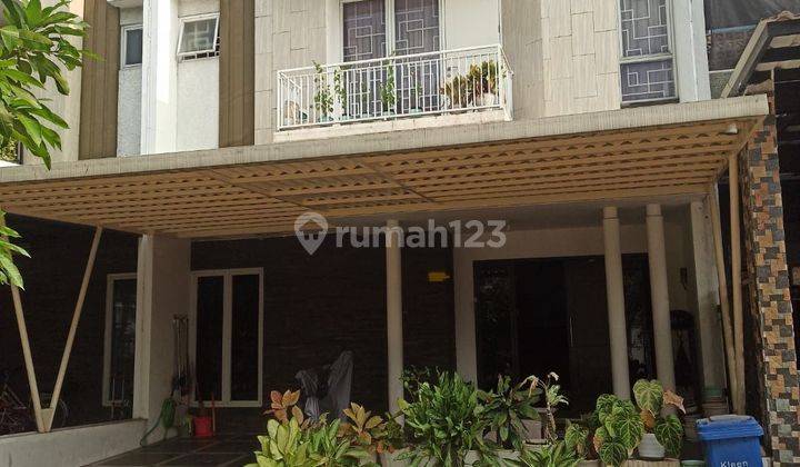 Rumah Cantik Siap Huni Bangunan 2 Lantai Sudah Renovasi di Springville Bekasi Timur  1