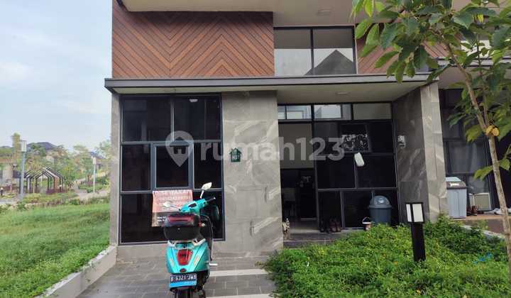 Home Feel Villa in West BSD