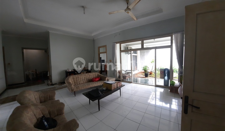 Rumah SHM Tengah Kota di Puri Anjasmoro, Semarang dekat bandara 1