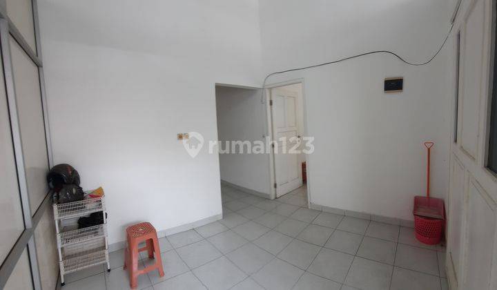Rumah Bagus Tengah Kota di Pleburan, Semarang Dekat Polda 11