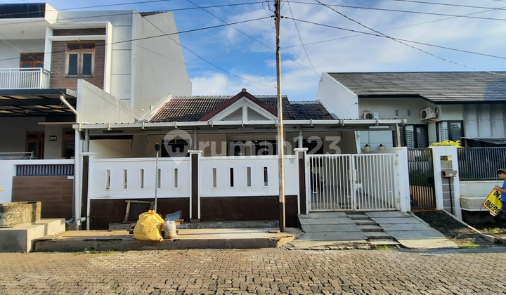 SHM Ready-to-Occupy House in Puri Anjasmoro Near Healthcare Facilities 1