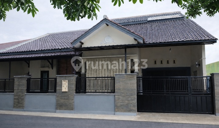Rumah di Perum Trayeman Dekat Gedung Yaumani Center