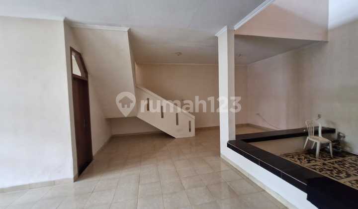 House in the City Center Near Pacific Mall 2