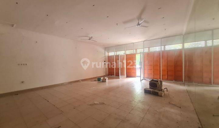 Ruko Siap Pakai di Pusat Kota Daerah Pertokoan dan Perkantoran 2