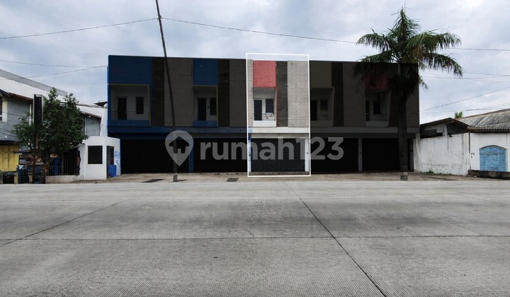 New 2-Story Shop House Ready to Occupy, Strategic Location, City Center