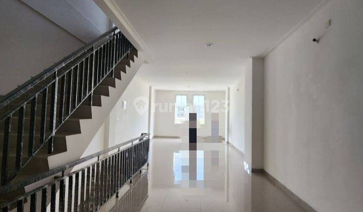 Ruko Baru di Boston Riverview Pik 2 , Tangerang 4