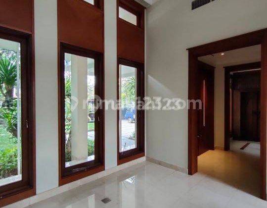 Rumah Disewakan 5 BR di Menteng Dalam Jakarta Selatan 9